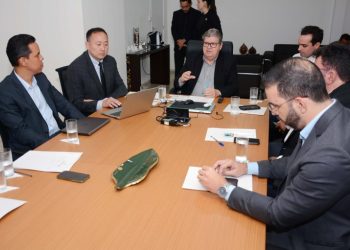 João Azevêdo recebe comitiva chinesa e discute parcerias em diversas áreas