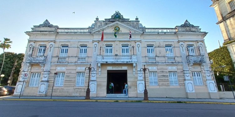 Publicada Medida Provisória que reajusta salários das Polícias e professores da Paraíba