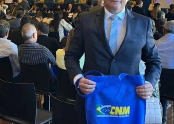 Prefeito de Picuí e secretário de Finanças participam de reunião em Brasília para tratar sobre o piso salarial da Enfermagem