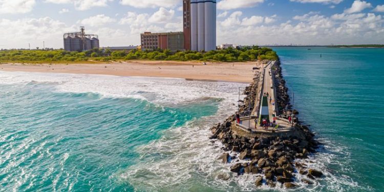 Cabedelo abre edital de chamamento público para credenciamento de quiosques na Praia do Miramar