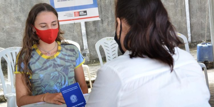 Prefeitura de João Pessoa realiza ações para ajudar jovens a conquistarem o primeiro emprego