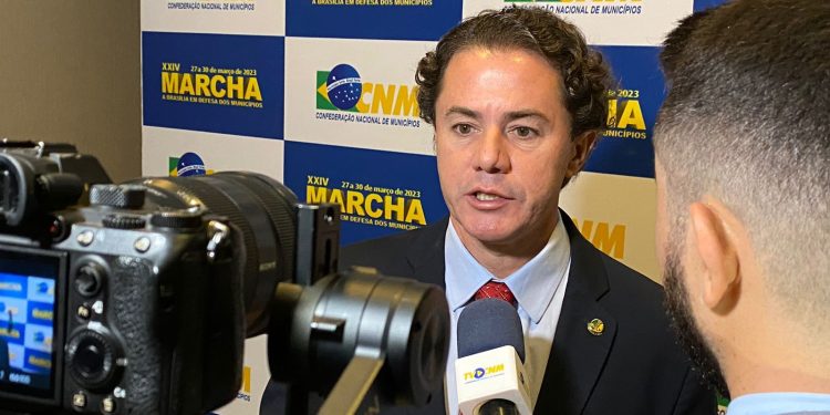 Veneziano anuncia R$ 2,5 milhões para reforma da instalação elétrica do ISEA