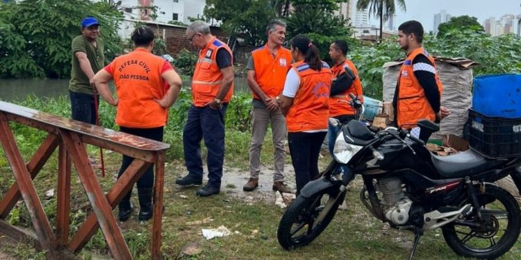 Defesa Civil segue de prontidão e monitora as áreas de risco após alerta do Inmet
