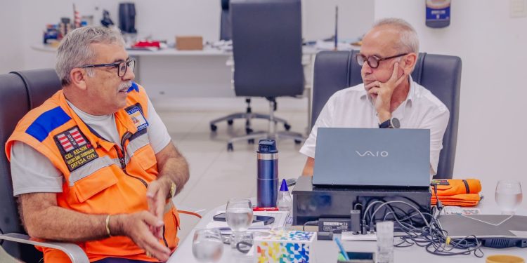 Cícero Lucena reúne secretários para balanço e encaminhamentos para minimizar efeito das chuvas