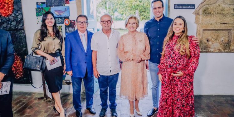 Cícero Lucena participa de lançamento de livro da desembargadora Fátima Maranhão