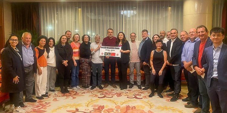 Luciano Cartaxo viaja com delegação do PT e é recebido pelo Governo da China