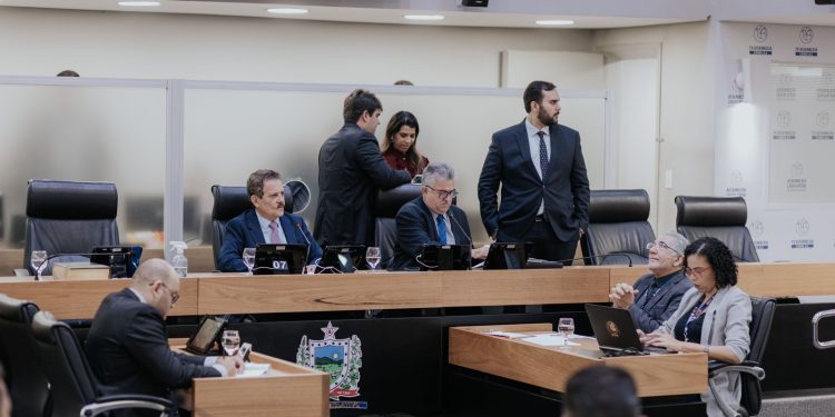 ALPB aprova projetos em defesa dos direitos da mulher, dos idosos e crianças