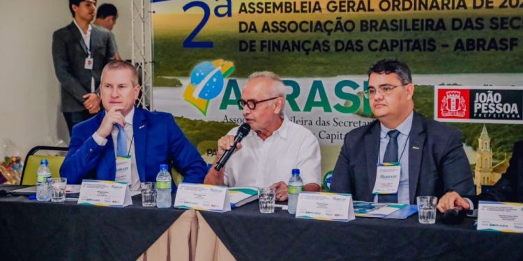 Prefeito de João Pessoa e secretários de Finanças das Capitais discutem Reforma Tributária e economia dos municípios