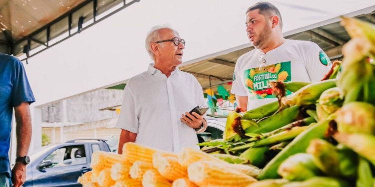 Cícero abre Festival do Milho e consumidor pode encontrar mão por menos de R$ 35