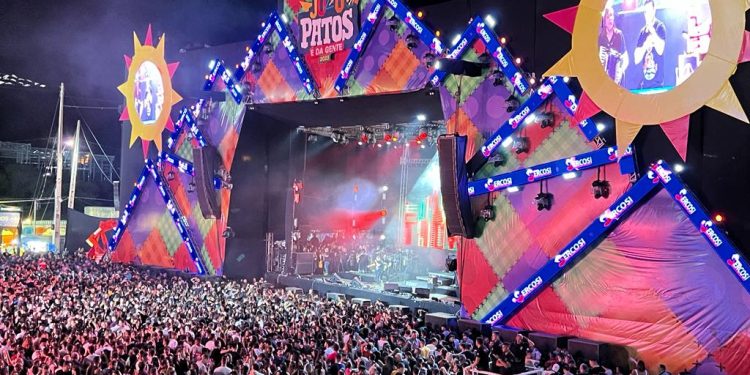 São João de Patos 2023: do forró pé de serra ao eletrônico, segunda noite de festa agrada a todos os gostos