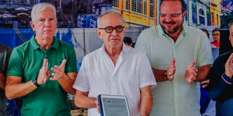 Cícero Lucena autoriza obras de pavimentação e urbanização em mais sete vias do Valentina