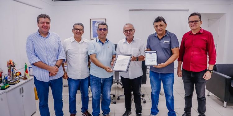 Prefeito de João Pessoa sanciona Lei que reconhece utilidade pública do Projeto Amar & Servir