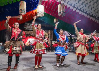 Arraiá do litoral segue levando cultura e tradição à Praça Getúlio Vargas