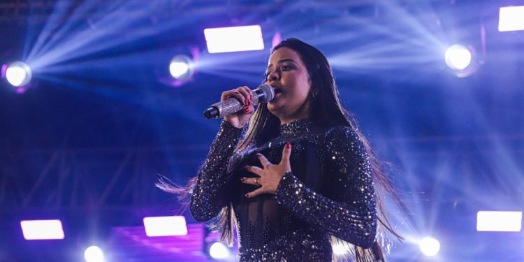 ARRAIÁ DO LITORAL: Raí Saia Rodada e Danieze Santiago encerram comemorações juninas em Cabedelo