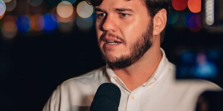 Com impacto anual de R$ 20 milhões na folha de pessoal, Bruno envia à Câmara projeto de reajuste dos servidores