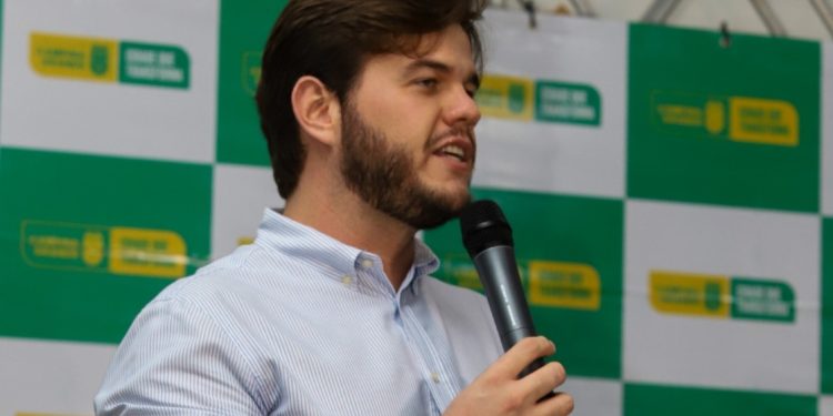 Bruno revela projeto de desapropriação de área para ampliação do Parque do Povo