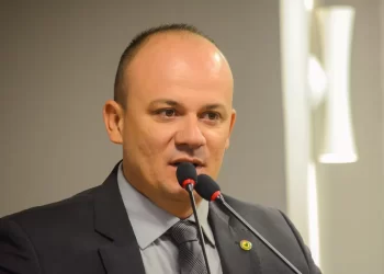 Cabo Gilberto reconhece que a esquerda é mais evoluída do que a direita no Brasil
