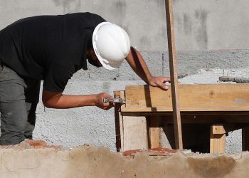 Desemprego atinge em abril menor patamar em oito anos