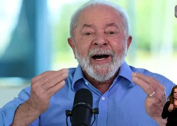 Presidente Lula critica taxa de juros para consignado e afirma: “me deixa indignado”