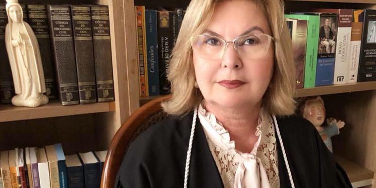 Desembargadora Fátima Maranhão lança livro de crônicas ‘O Voo do Amor’ nesta segunda-feira