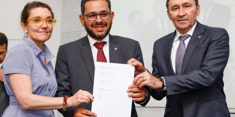 Governo da Paraíba garante investimentos de R$ 263 milhões com a AFD para obras de esgotamento sanitário e abastecimento de água