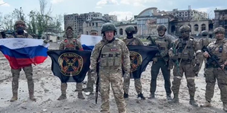 Crise na Rússia: Putin diz que rebelião armada é “facada nas costas”