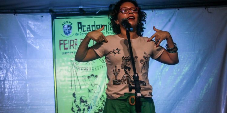 Festival de Cordel encanta paraibanos e turistas na Feirinha de Tambaú