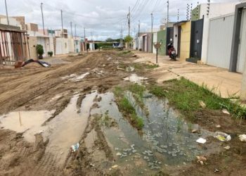 MPF constata que esgoto na cidade de Monteiro está sendo lançado em trecho da transposição do Rio São Francisco