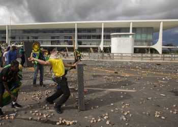 PF faz buscas por “possível financiador” de atos em 8 de janeiro