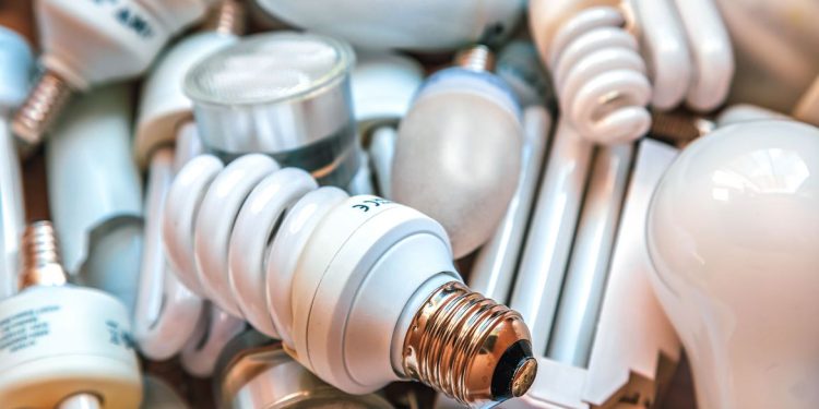 Brasil quer eliminar lâmpadas com mercúrio até 2025