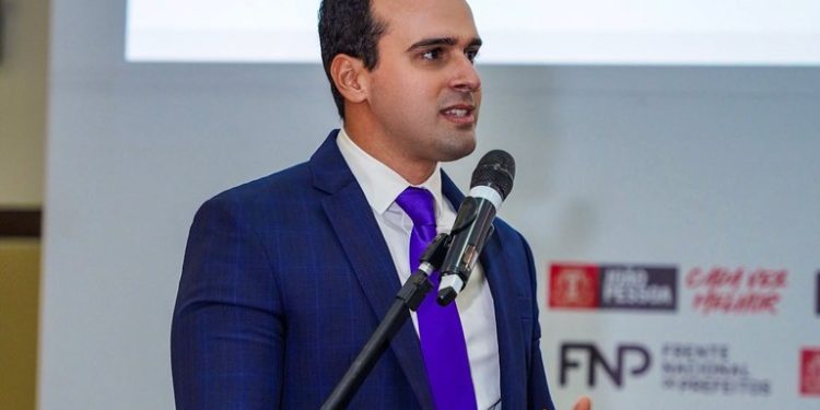 Em encontro da Frente Nacional de Prefeitos, vice-governador reforça compromisso de fortalecer municípios paraibanos