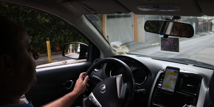 STF vai julgar vínculo trabalhista entre motoristas e aplicativos