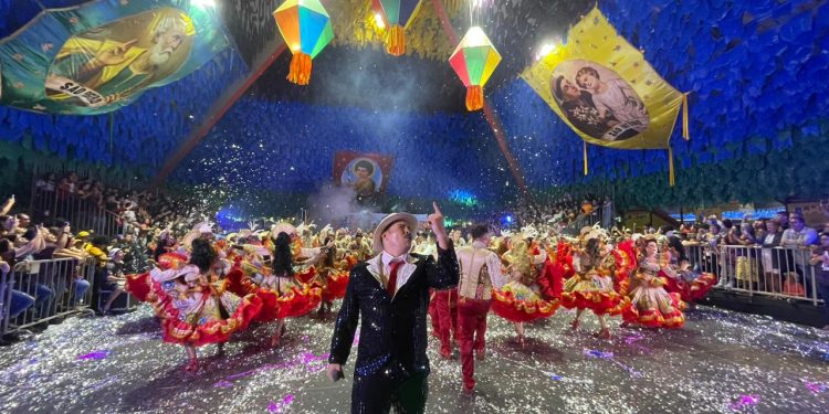 Lindos espetáculos marcam a 1ª etapa do Festival de Quadrilhas Juninas na Pirâmide do Parque do Povo