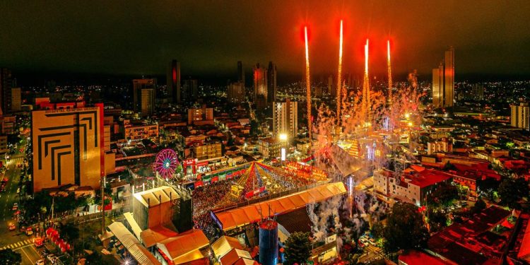 São João do Mundo 40 anos: festa no céu de CG com show piromusical e de drones