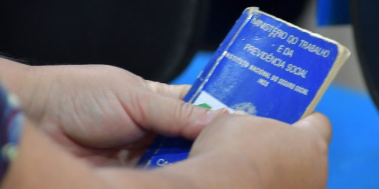 Defensoria encaminha primeiras mulheres vítimas de violência para o SINE-PB