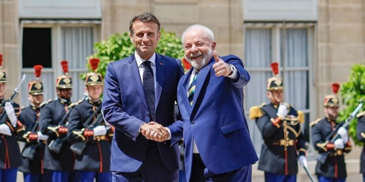 Lula e Macron tratam de acordo entre Mercosul e União Europeia