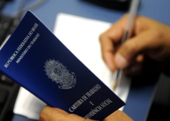 Desemprego de fevereiro a abril cai para 8,5%, menor taxa desde 2015