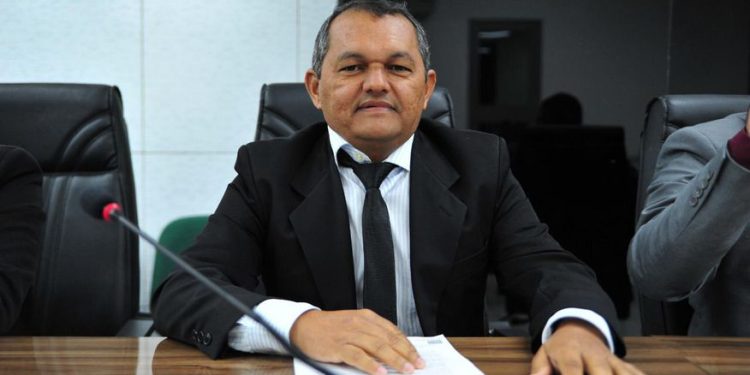 Após denúncia de Adriano Martins, Zé Baixinho é considerado inelegível pelo TRE-PB