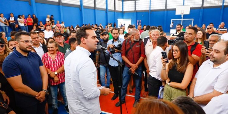 Governador em exercício entrega escola, travessia urbana e visita creche em Uiraúna e Bom Jesus