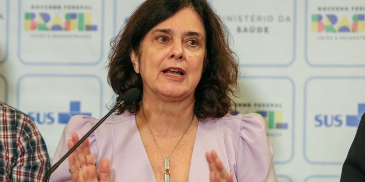 Ministra anuncia atualização da vacina contra pólio a partir de 2024
