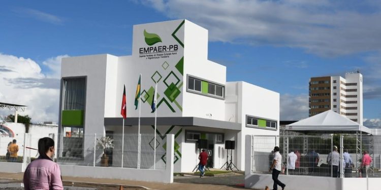 João Azevêdo inaugura prédio da Empaer e inspeciona obras de educação e infraestrutura em Itaporanga