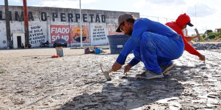Lucas Ribeiro inspeciona obras de infraestrutura e mobilidade urbana em Cajazeiras