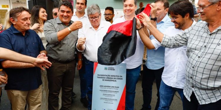 Governador entrega travessias urbanas em Marizópolis e Nazarezinho e anuncia novas obras