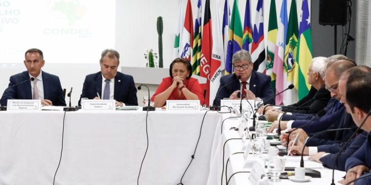 João Azevêdo prestigia posse de novo superintendente da Sudene e participa de reunião do Conselho da autarquia em Recife