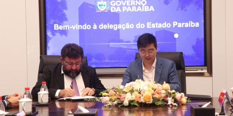 Governo da Paraíba firma parceria com empresa chinesa para realizar pesquisas e ensino na área de tecnologia da informação