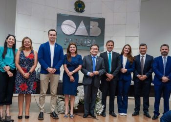 Lucas Ribeiro prestigia entrega de carteiras da OAB a novos advogados