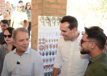 Governador em exercício entrega reforma do Parque Cruz da Menina e visita Centro de Comercialização de Calçados