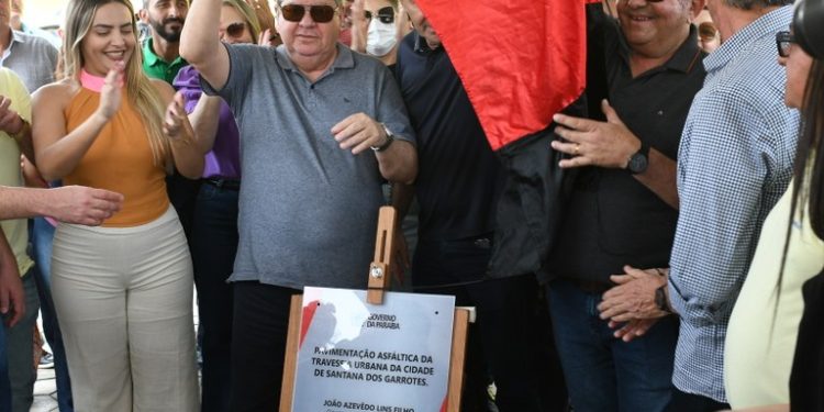 João inaugura travessias urbanas e visita obras de educação em Santana dos Garrotes, Nova Olinda e São José de Caiana