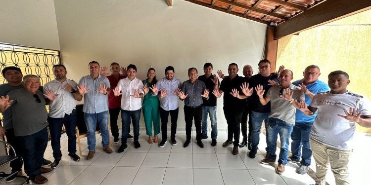 Murilo Galdino participa de audiência do OD com o governador e visita amigos em Itaporanga