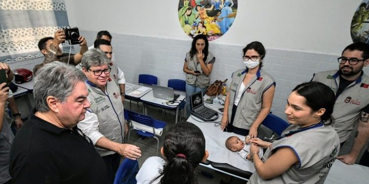 João entrega 21 leitos no Hospital Regional de Sousa, visita Caravana da Rede Cuidar e anuncia novos investimentos em saúde